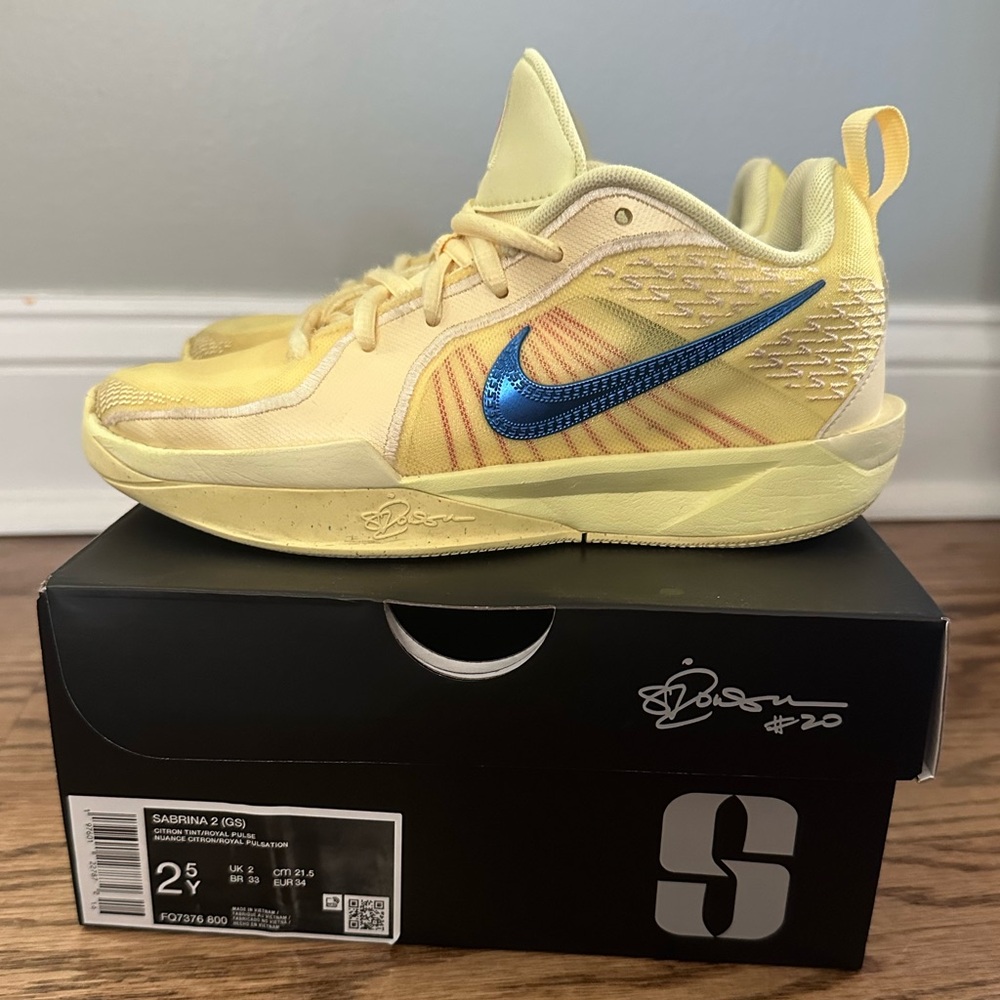 Nike Sabrina 2 (GS) 2.5Y Citron Tint/Royal pulse/Nuance citron/Royal Pulsation